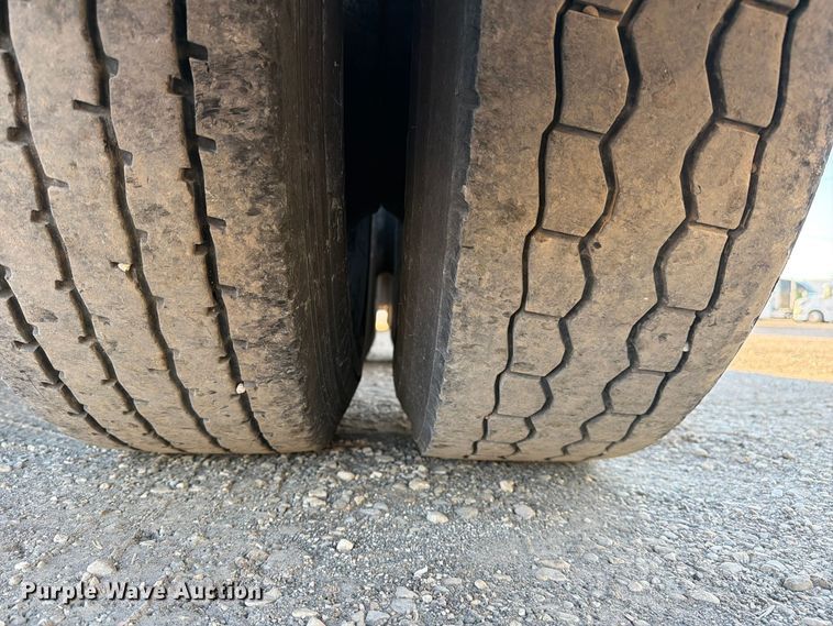 image for item FC3444 2021 Freightliner Cascadia semi truck