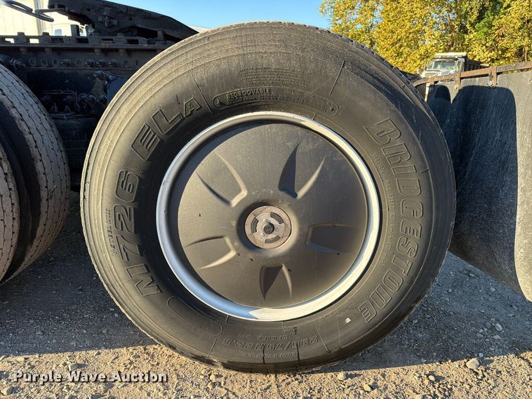 image for item FC3444 2021 Freightliner Cascadia semi truck