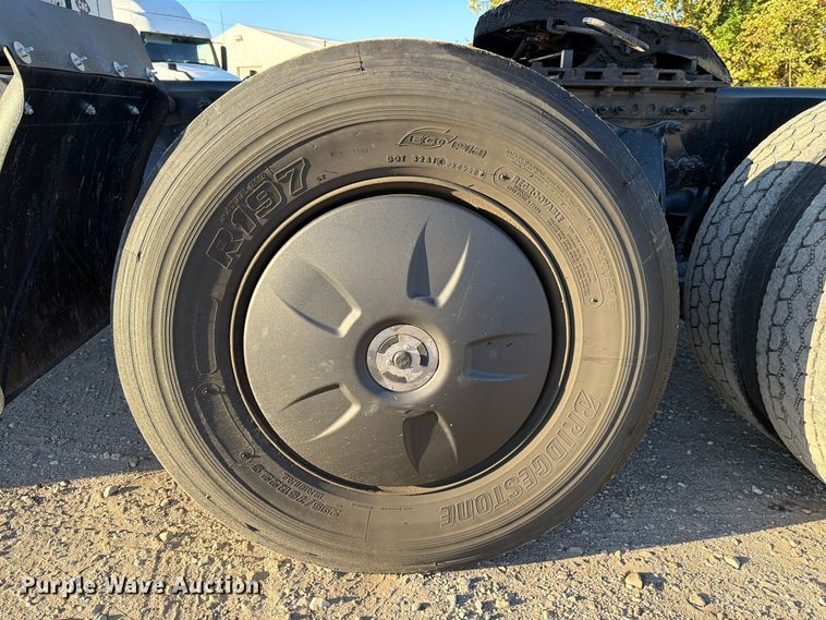 image for item FC3444 2021 Freightliner Cascadia semi truck