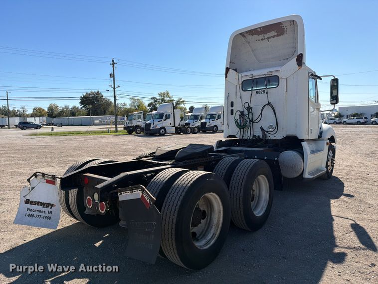 image for item FC3448 2015 Freightliner Columbia semi truck