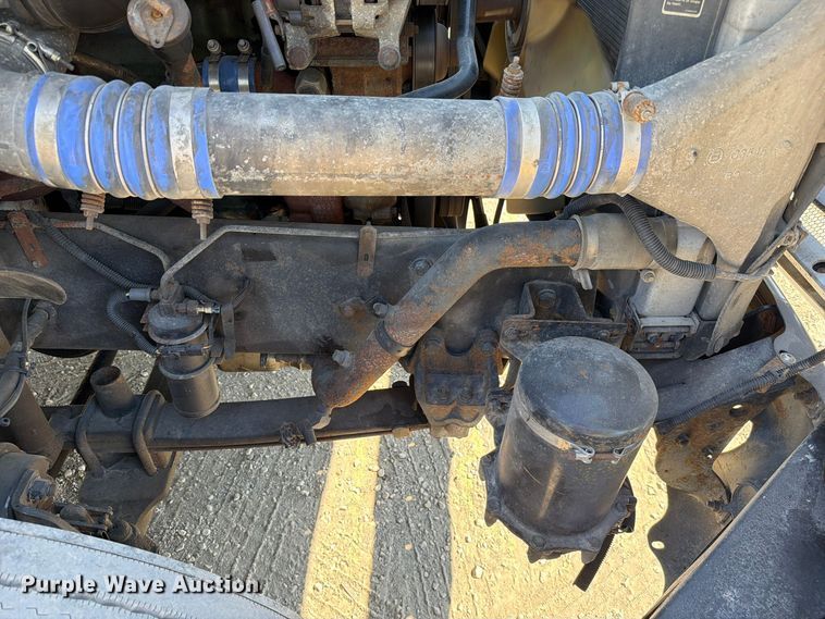 image for item FC3448 2015 Freightliner Columbia semi truck