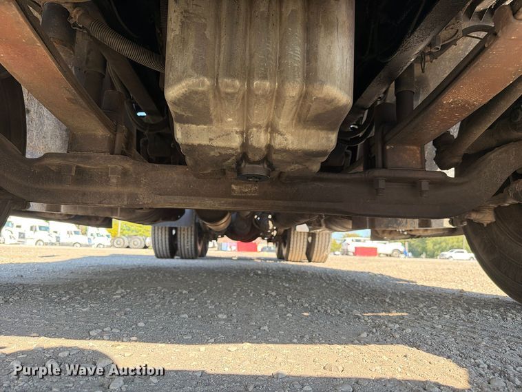 image for item FC3448 2015 Freightliner Columbia semi truck