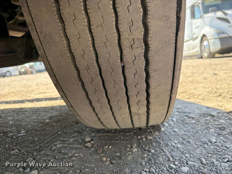 image for item FC3448 2015 Freightliner Columbia semi truck