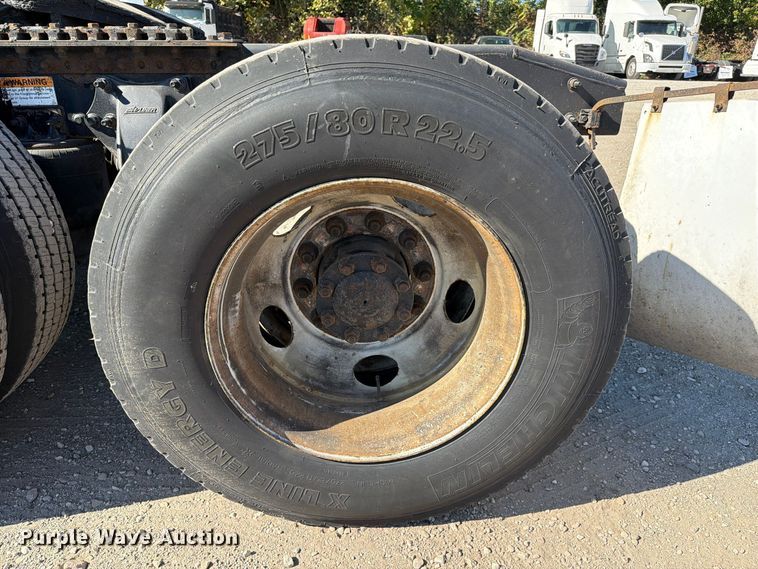image for item FC3448 2015 Freightliner Columbia semi truck