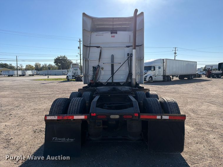 image for item FC3449 2012 Volvo VNL semi truck
