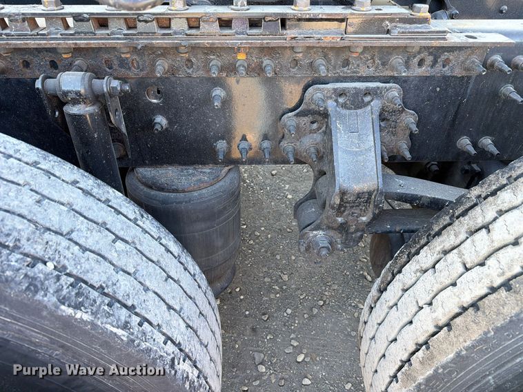 image for item FC3449 2012 Volvo VNL semi truck