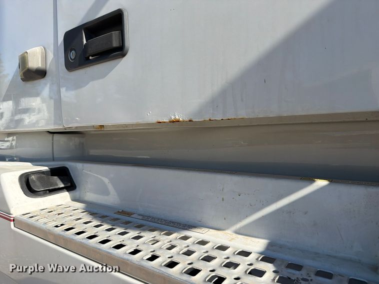 image for item FC3449 2012 Volvo VNL semi truck