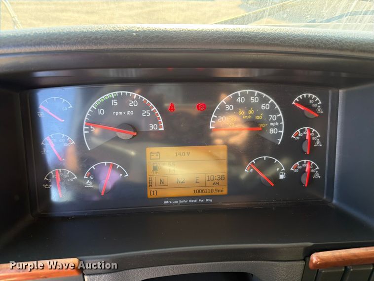 image for item FC3449 2012 Volvo VNL semi truck