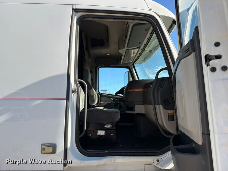 image for item FC3449 2012 Volvo VNL semi truck