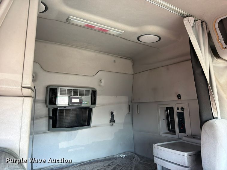 image for item FC3449 2012 Volvo VNL semi truck