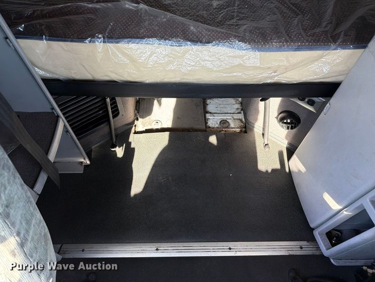 image for item FC3449 2012 Volvo VNL semi truck