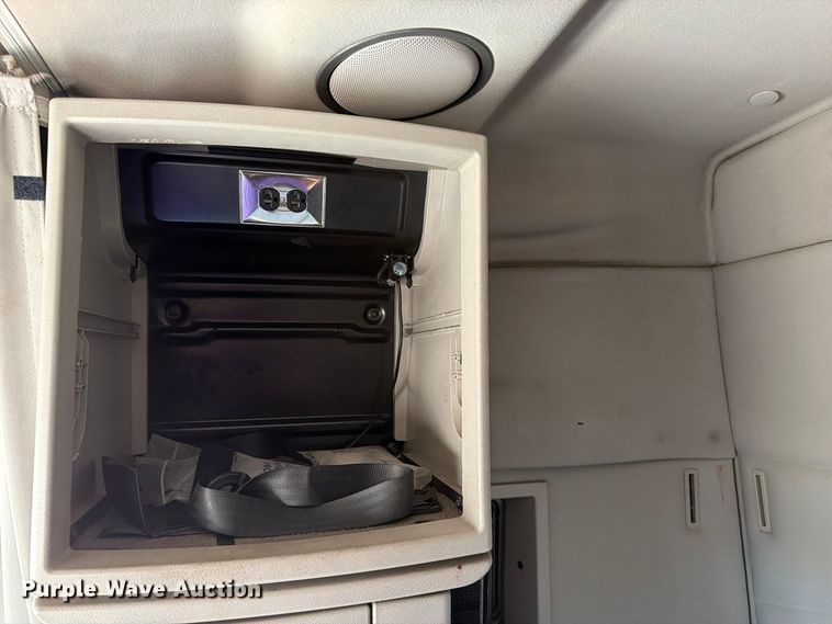 image for item FC3449 2012 Volvo VNL semi truck