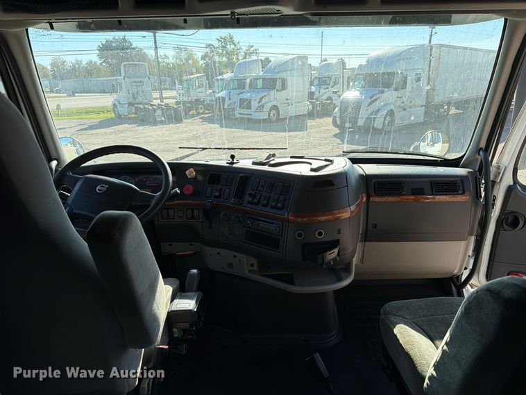 image for item FC3449 2012 Volvo VNL semi truck