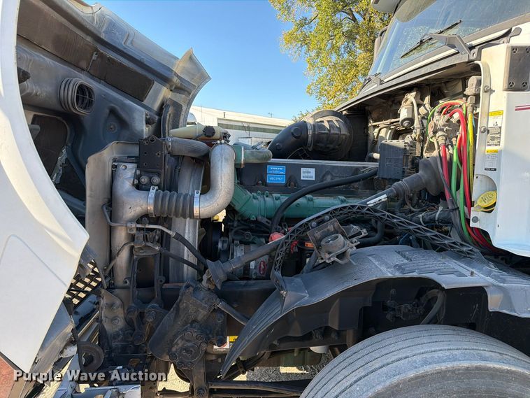 image for item FC3449 2012 Volvo VNL semi truck