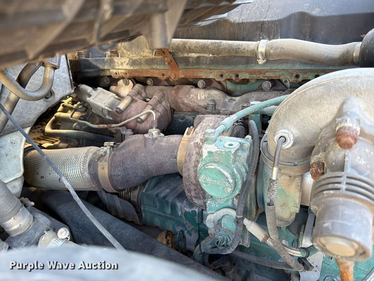 image for item FC3449 2012 Volvo VNL semi truck