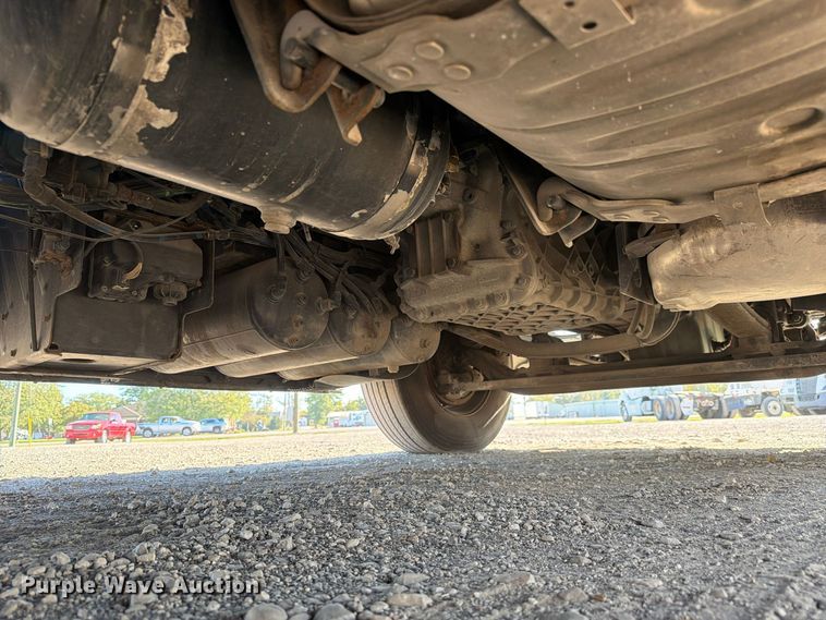 image for item FC3449 2012 Volvo VNL semi truck