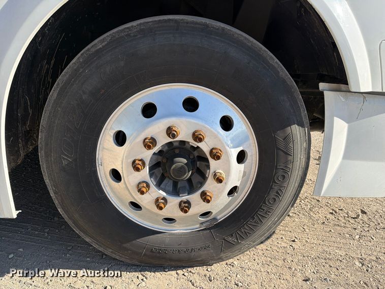 image for item FC3449 2012 Volvo VNL semi truck
