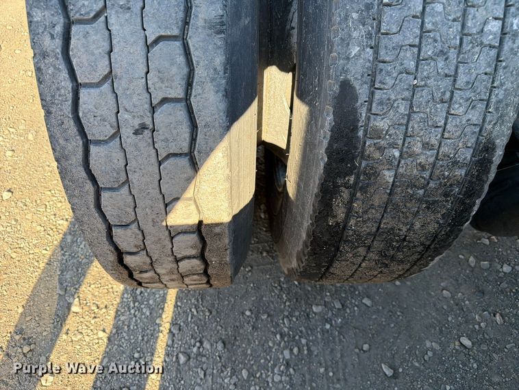 image for item FC3449 2012 Volvo VNL semi truck