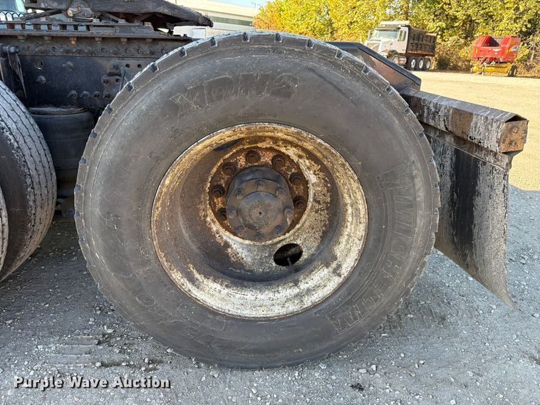 image for item FC3449 2012 Volvo VNL semi truck