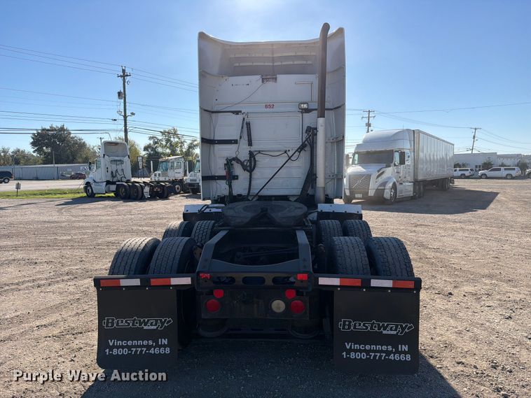 image for item FC3450 2012 Volvo VNL semi truck