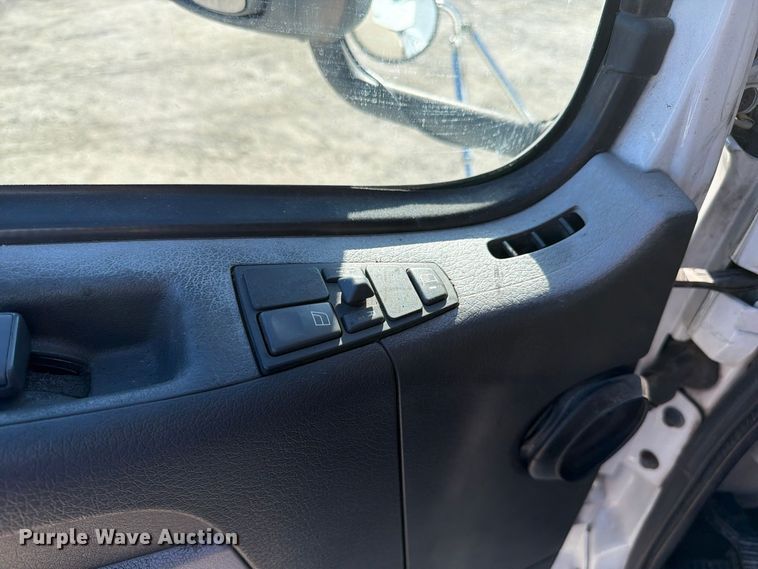 image for item FC3450 2012 Volvo VNL semi truck