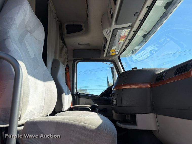 image for item FC3450 2012 Volvo VNL semi truck