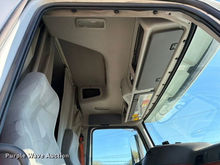 image for item FC3450 2012 Volvo VNL semi truck