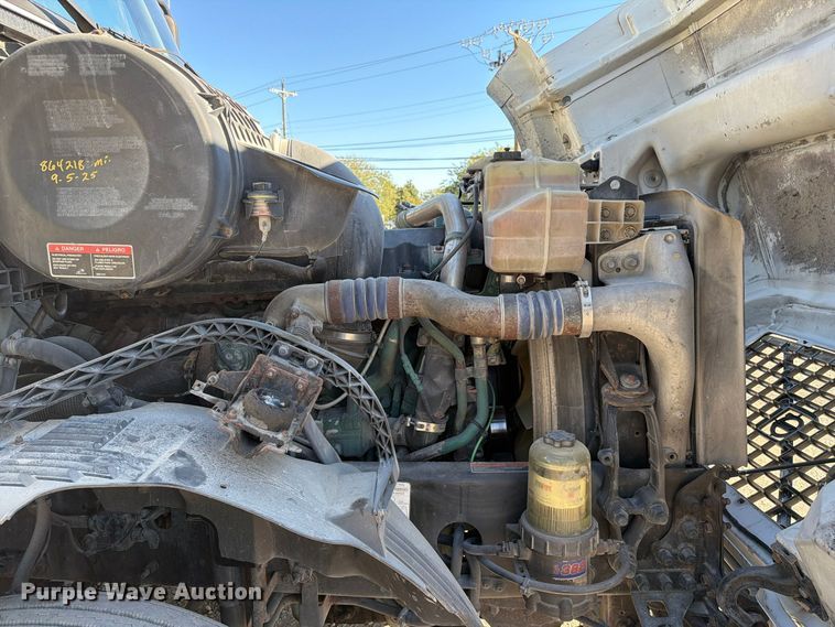image for item FC3450 2012 Volvo VNL semi truck
