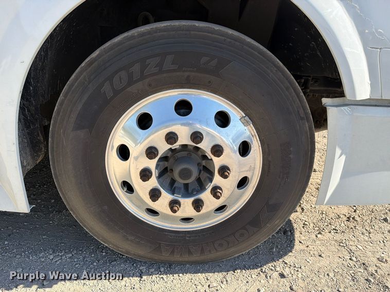 image for item FC3450 2012 Volvo VNL semi truck