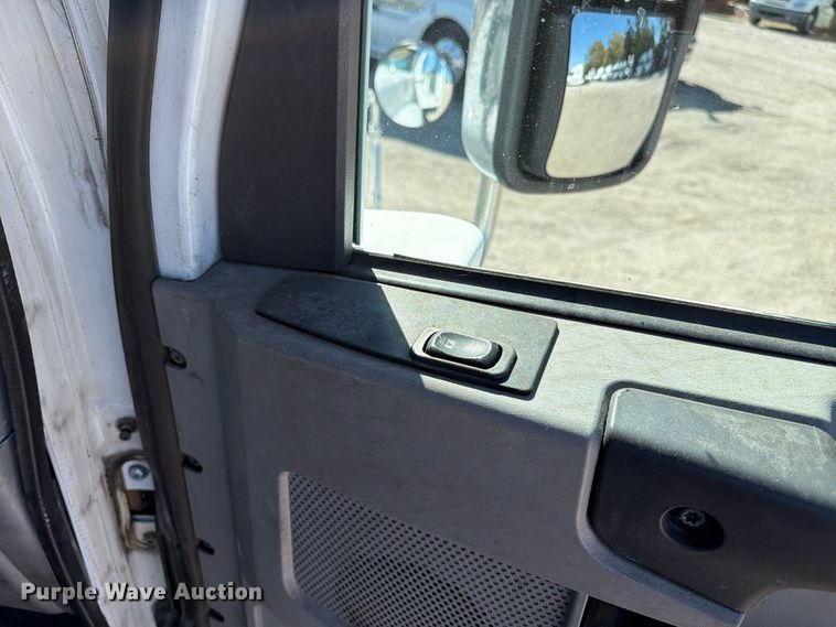 image for item FC3451 2014 Freightliner Columbia semi truck
