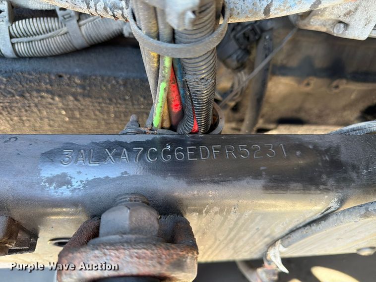 image for item FC3451 2014 Freightliner Columbia semi truck