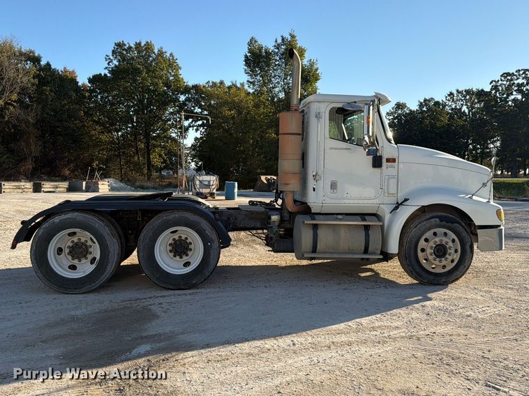 image for item FG0831 2007 International 9400i semi truck
