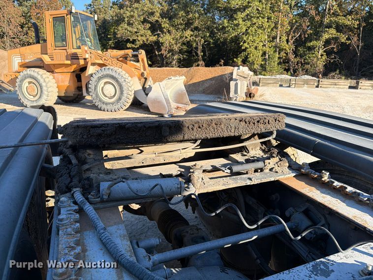 image for item FG0831 2007 International 9400i semi truck