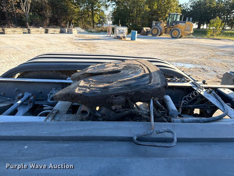 image for item FG0831 2007 International 9400i semi truck