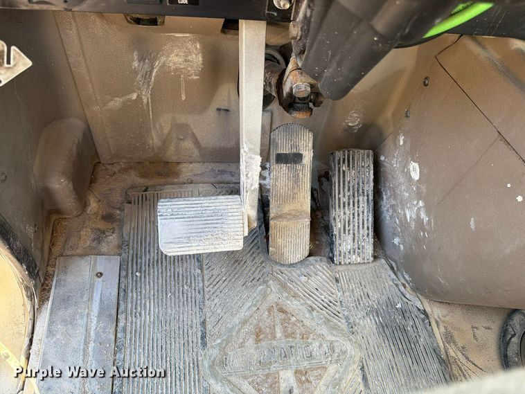 image for item FG0831 2007 International 9400i semi truck