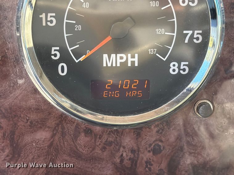 image for item FG0831 2007 International 9400i semi truck