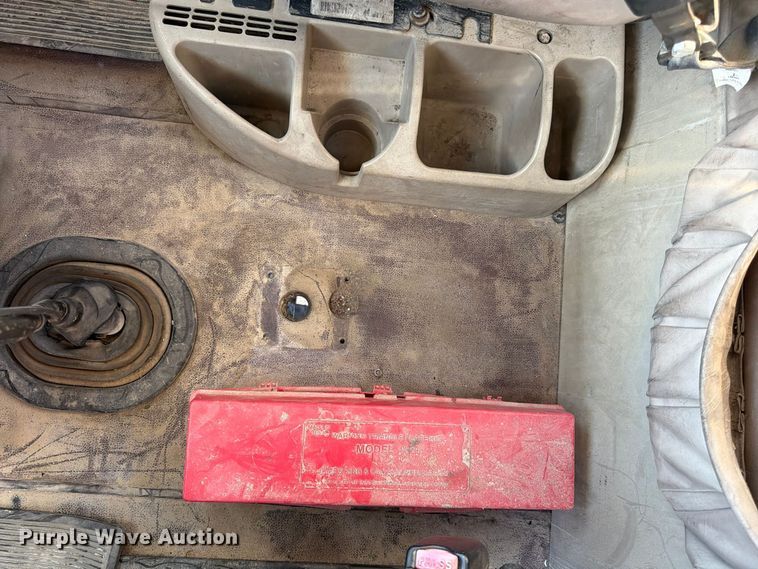 image for item FG0831 2007 International 9400i semi truck