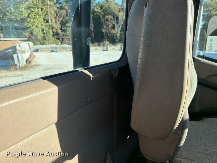 image for item FG0831 2007 International 9400i semi truck