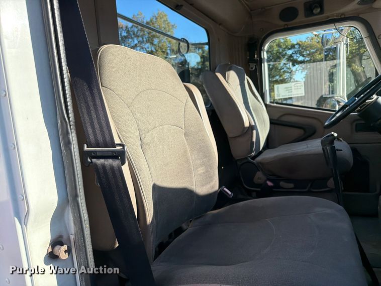 image for item FG0831 2007 International 9400i semi truck