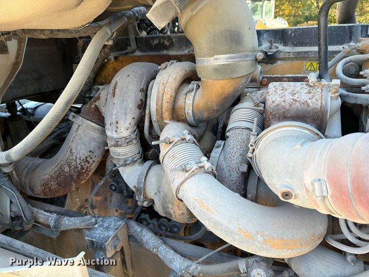 image for item FG0831 2007 International 9400i semi truck