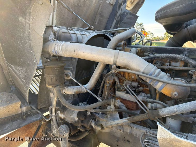 image for item FG0831 2007 International 9400i semi truck