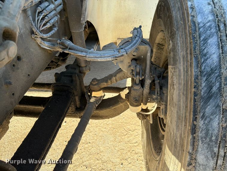 image for item FG0831 2007 International 9400i semi truck