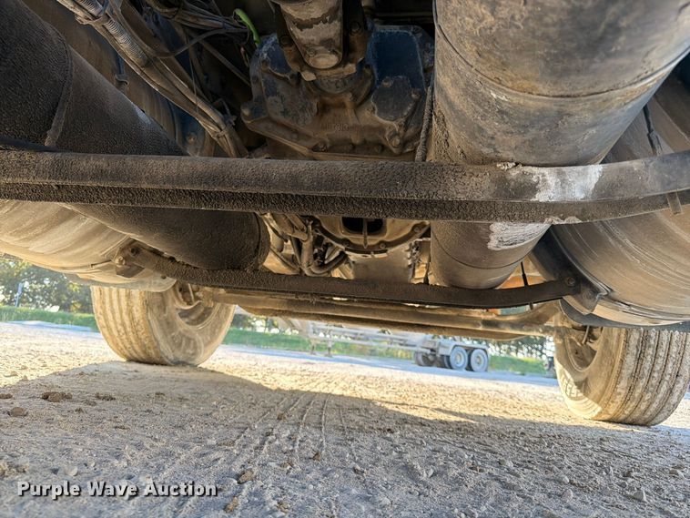 image for item FG0831 2007 International 9400i semi truck