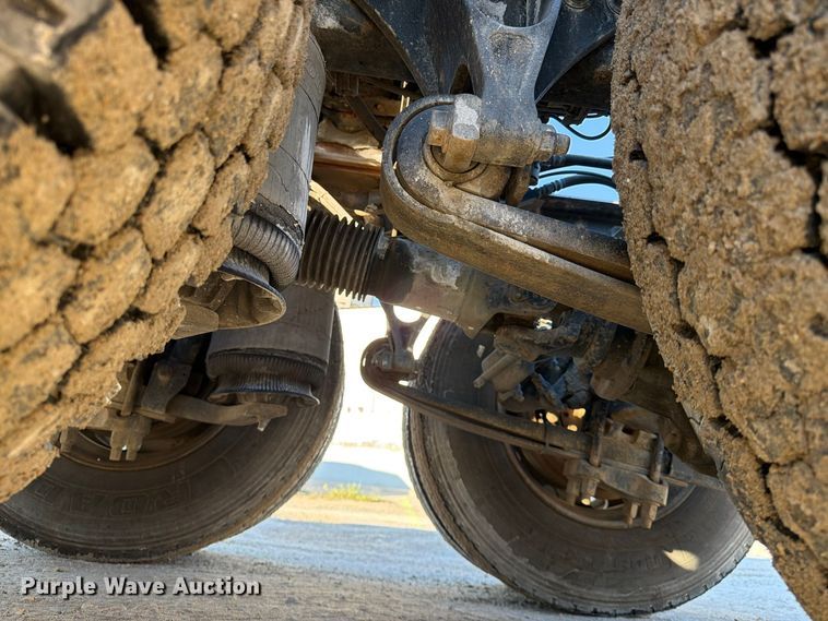image for item FG0831 2007 International 9400i semi truck