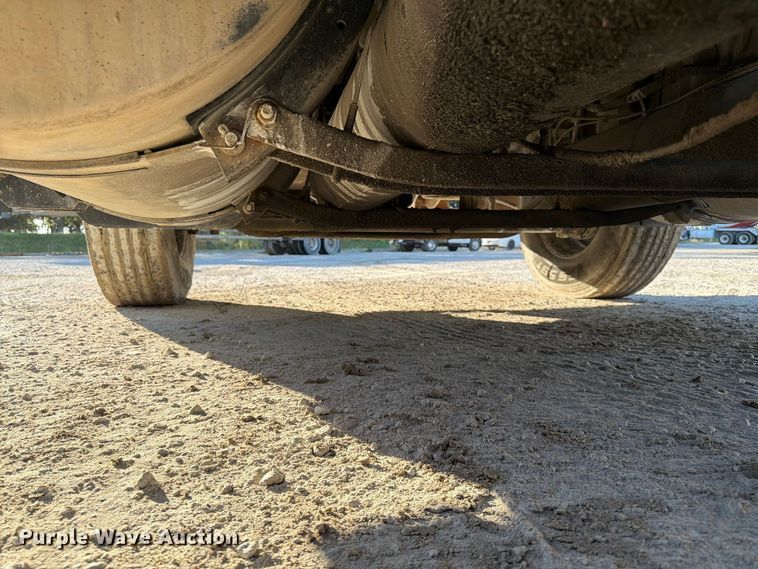 image for item FG0831 2007 International 9400i semi truck