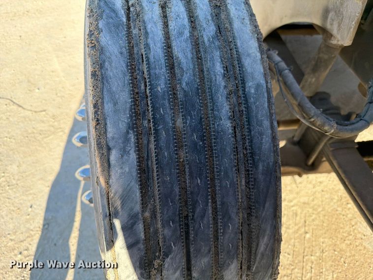 image for item FG0831 2007 International 9400i semi truck