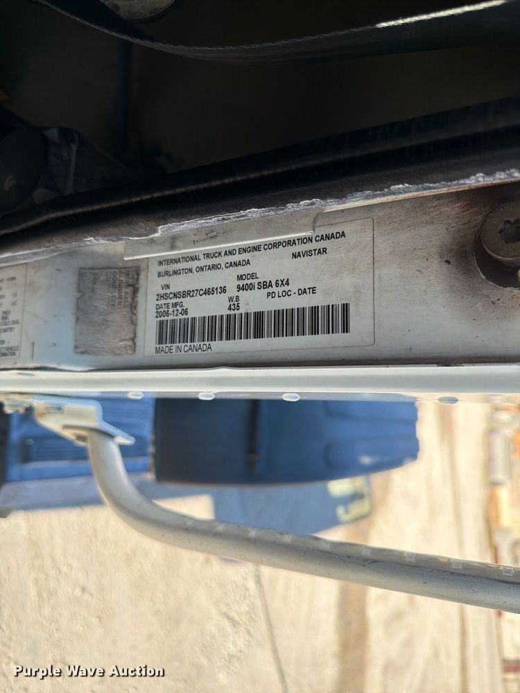 image for item FG0831 2007 International 9400i semi truck
