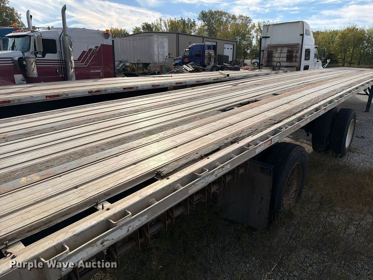image for item FI0458 2010 Great Dane GPL-0024-00053 flatbed trailer