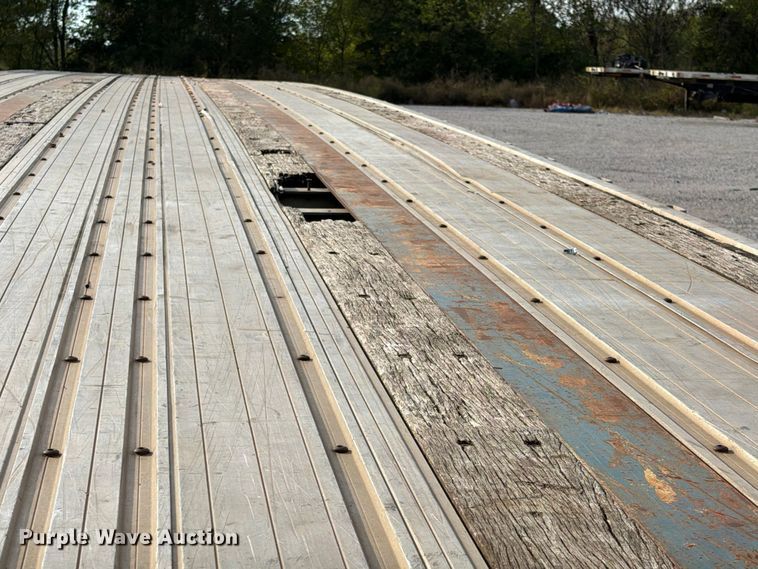 image for item FI0458 2010 Great Dane GPL-0024-00053 flatbed trailer