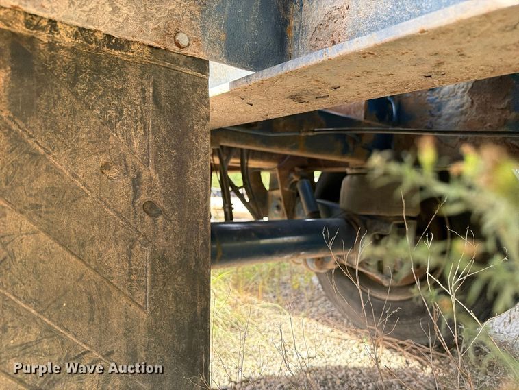 image for item FI0458 2010 Great Dane GPL-0024-00053 flatbed trailer